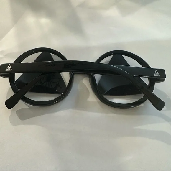 THE WELL Round Black Sunglasses “See No Evil” - Picture 2 of 6